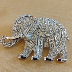 Hattie Carnegie Rhinestones Elephant Pin/brooch Silver
